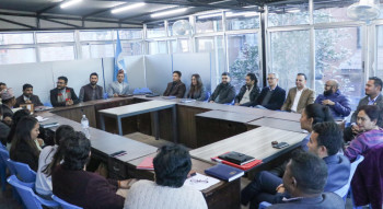 मतदातालाई सम्झिएर घरदैलो गर्दै रास्वपा